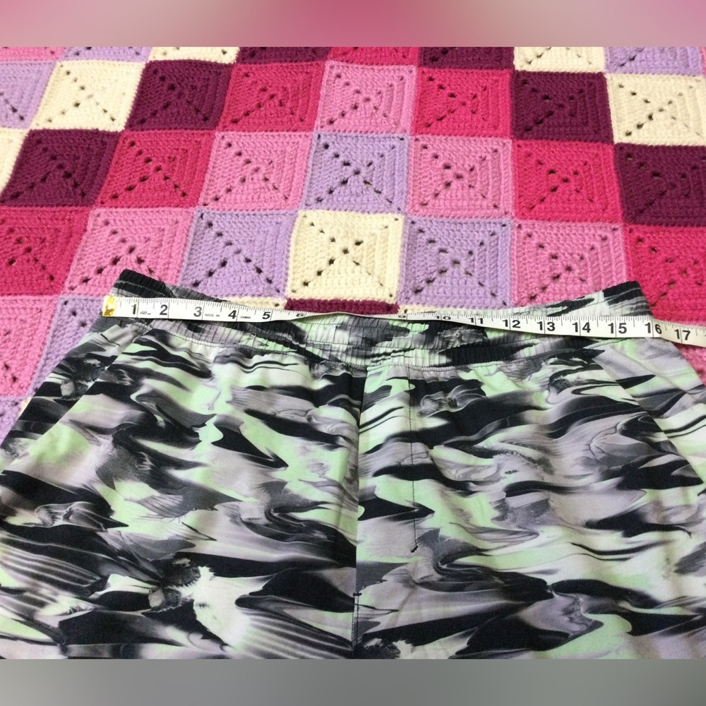 Mens Lululemon Athletica Shorts XL - Picture 6 of 9